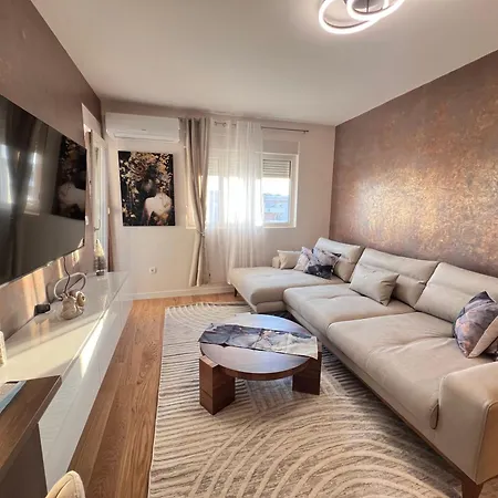 White Homes 105 - Point Apartment Podgorica