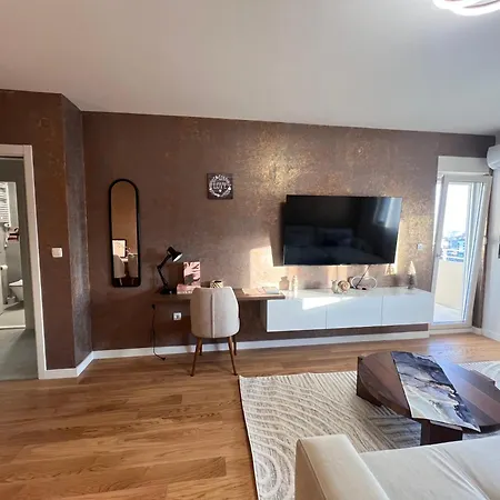 White Homes 105 - Point *