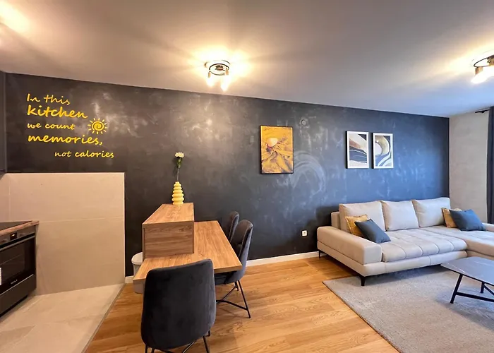 White Homes 105 - Point פודגוריצה