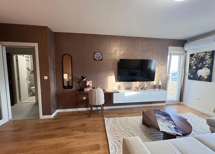 White Homes 105 - Point *